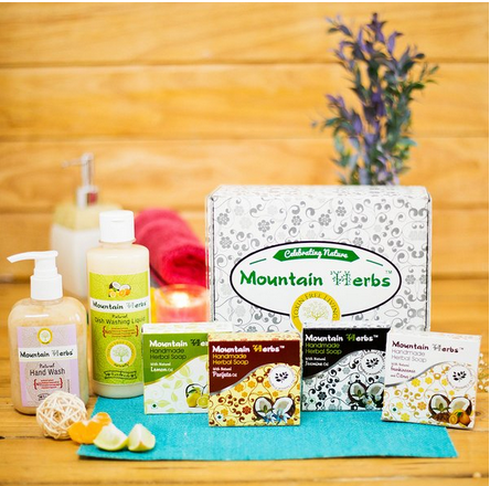 Natural-soap-Gift-Hamper-–-Medium-Box.png